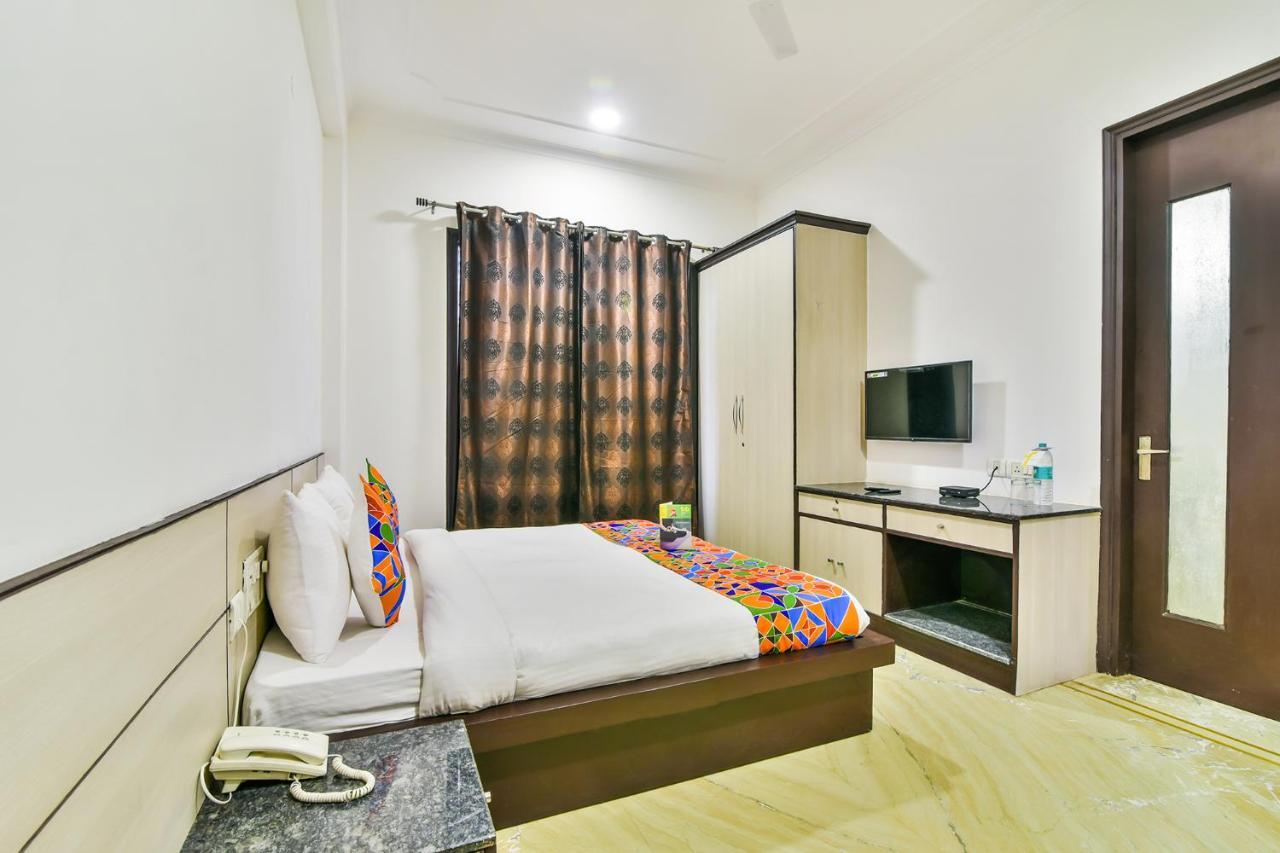 แฟ็บโฮเต็ล รอลคมาส Hotel คูร์เคาน์ ภายนอก รูปภาพ