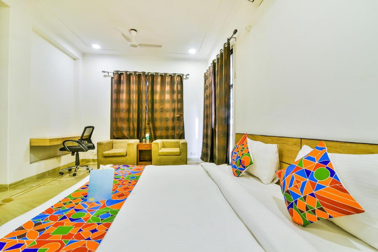แฟ็บโฮเต็ล รอลคมาส Hotel คูร์เคาน์ ภายนอก รูปภาพ